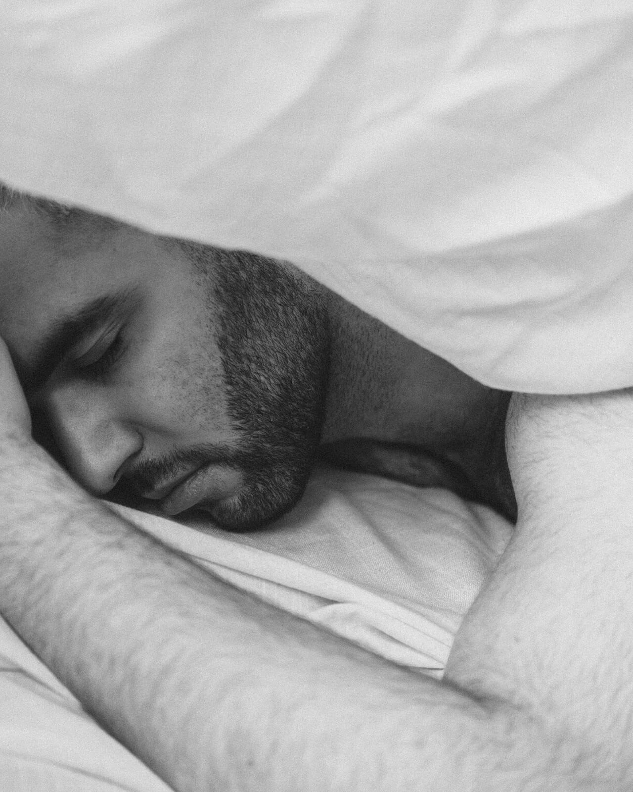 The sleep quality of heavy and light sleepers alike impacts overall health and well-being.